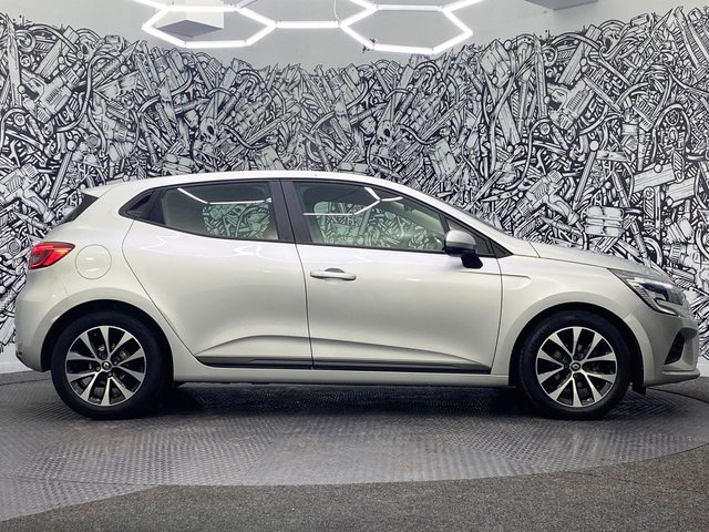 2021 Renault Clio 1L Iconic 5dr - Photo 12