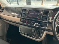 USED 2018 68 VOLKSWAGEN TRANSPORTER 2.0 BiTDI T32 BlueMotion Tech Highline Kombi Double Cab 5dr Diesel DSG FWD LWB Euro 6 (s/s) (204 ps) 