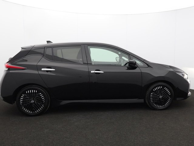 2022 Nissan Leaf - Photo 11