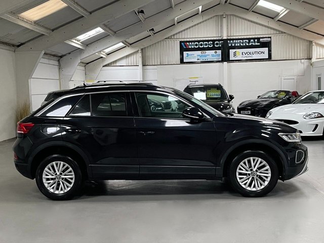 View our VOLKSWAGEN T-ROC