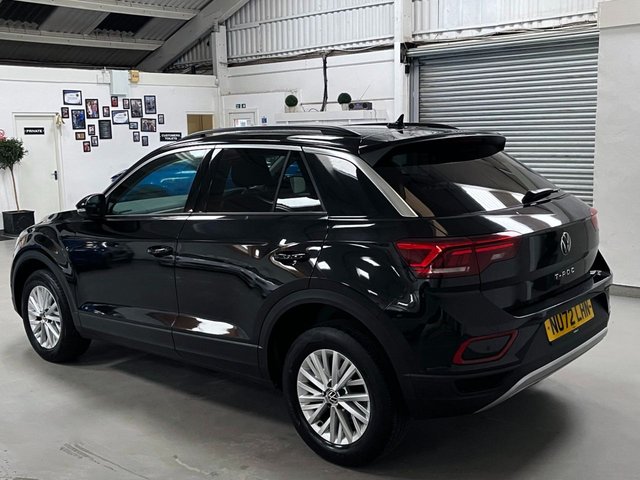 View our VOLKSWAGEN T-ROC