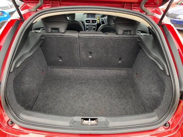 2017 Volvo V40 2L Momentum 5dr - Photo 10