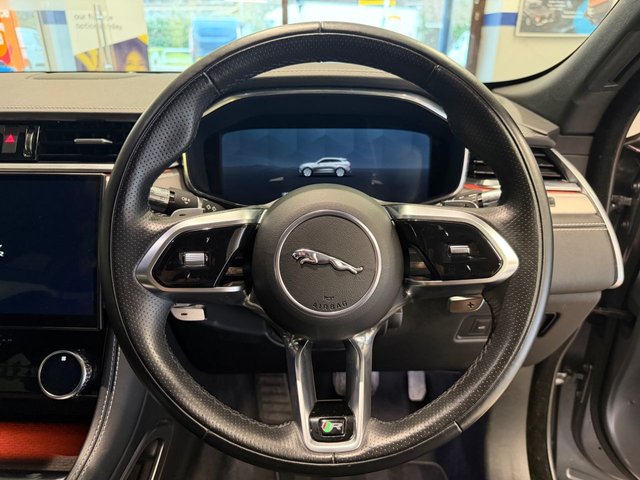2021 Jaguar F-Pace 2L R-Dynamic S 5dr - Photo 11