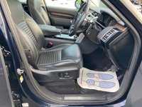 USED 2020 20 LAND ROVER DISCOVERY 3.0 SD V6 HSE SUV, Blue, 65,000 miles, Euro 6 ULEZ Diesel, Automatic ,4WD, Leather, Panoramic roof, Sat Nav, Rear camera, 20 Inch Alloys great spec. This 2020 Land Rover Discovery SD V6 HSE boasts a full dealership service history, with its last service completed on 13th January 2025 at 51,977 miles, ensuring excellent provenance. This capable seven seat, four wheel drive vehicle is powered by a 3.0 litre Euro 6 diesel engine, offering a compelling blend of performance and efficiency. Notable features include an electrically deployable towbar, a sliding front sunroof paired with a fixed rear panoramic roof, and the advanced Terrain Response