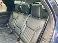 USED 2020 20 LAND ROVER DISCOVERY 3.0 SD V6 HSE SUV, Blue, 65,000 miles, Euro 6 ULEZ Diesel, Automatic ,4WD, Leather, Panoramic roof, Sat Nav, Rear camera, 20 Inch Alloys great spec. This 2020 Land Rover Discovery SD V6 HSE boasts a full dealership service history, with its last service completed on 13th January 2025 at 51,977 miles, ensuring excellent provenance. This capable seven seat, four wheel drive vehicle is powered by a 3.0 litre Euro 6 diesel engine, offering a compelling blend of performance and efficiency. Notable features include an electrically deployable towbar, a sliding front sunroof paired with a fixed rear panoramic roof, and the advanced Terrain Response