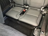 USED 2020 20 LAND ROVER DISCOVERY 3.0 SD V6 HSE SUV, Blue, 65,000 miles, Euro 6 ULEZ Diesel, Automatic ,4WD, Leather, Panoramic roof, Sat Nav, Rear camera, 20 Inch Alloys great spec. This 2020 Land Rover Discovery SD V6 HSE boasts a full dealership service history, with its last service completed on 13th January 2025 at 51,977 miles, ensuring excellent provenance. This capable seven seat, four wheel drive vehicle is powered by a 3.0 litre Euro 6 diesel engine, offering a compelling blend of performance and efficiency. Notable features include an electrically deployable towbar, a sliding front sunroof paired with a fixed rear panoramic roof, and the advanced Terrain Response