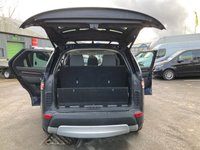 USED 2020 20 LAND ROVER DISCOVERY 3.0 SD V6 HSE SUV, Blue, 65,000 miles, Euro 6 ULEZ Diesel, Automatic ,4WD, Leather, Panoramic roof, Sat Nav, Rear camera, 20 Inch Alloys great spec. This 2020 Land Rover Discovery SD V6 HSE boasts a full dealership service history, with its last service completed on 13th January 2025 at 51,977 miles, ensuring excellent provenance. This capable seven seat, four wheel drive vehicle is powered by a 3.0 litre Euro 6 diesel engine, offering a compelling blend of performance and efficiency. Notable features include an electrically deployable towbar, a sliding front sunroof paired with a fixed rear panoramic roof, and the advanced Terrain Response