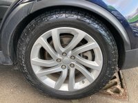 USED 2020 20 LAND ROVER DISCOVERY 3.0 SD V6 HSE SUV, Blue, 65,000 miles, Euro 6 ULEZ Diesel, Automatic ,4WD, Leather, Panoramic roof, Sat Nav, Rear camera, 20 Inch Alloys great spec. This 2020 Land Rover Discovery SD V6 HSE boasts a full dealership service history, with its last service completed on 13th January 2025 at 51,977 miles, ensuring excellent provenance. This capable seven seat, four wheel drive vehicle is powered by a 3.0 litre Euro 6 diesel engine, offering a compelling blend of performance and efficiency. Notable features include an electrically deployable towbar, a sliding front sunroof paired with a fixed rear panoramic roof, and the advanced Terrain Response
