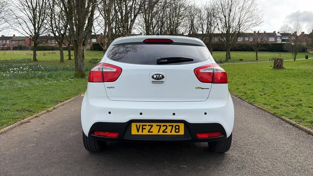 2013 KIA RIO - Photo 9