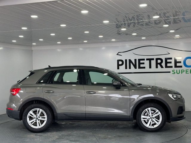 2022 AUDI Q3 - Photo 5