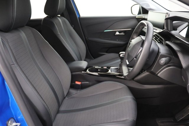 2022 Peugeot 208 1.2L Allure Premium + 5dr - Photo 12