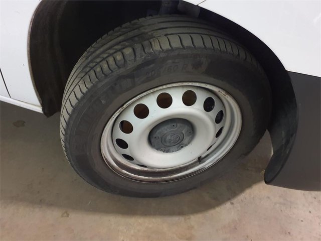 2021 Vauxhall Combo 1.5L Edition 4dr - Photo 9