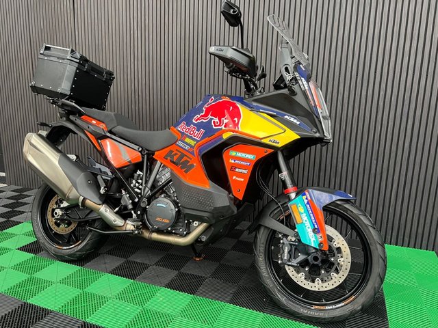 View our KTM 1290 SUPER ADVENTURE S