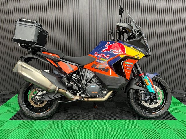 View our KTM 1290 SUPER ADVENTURE S