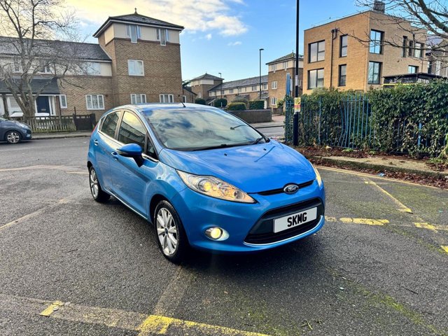 2011 FORD FIESTA