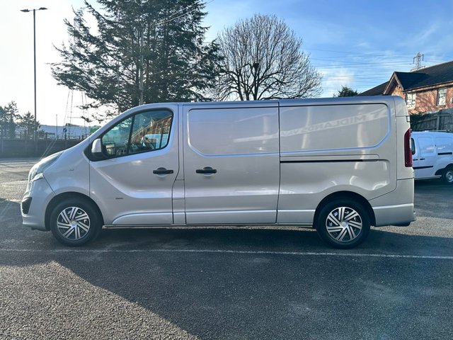 2016 VAUXHALL VIVARO - Photo 5
