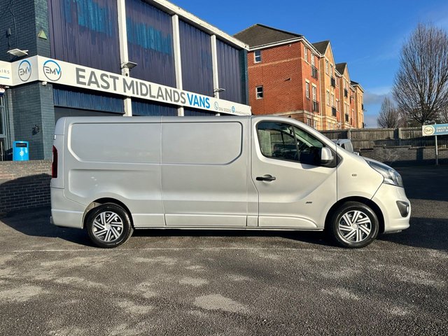 2016 VAUXHALL VIVARO - Photo 9