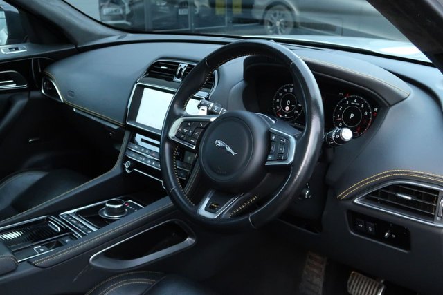 2020 Jaguar F-Pace 2L 300 Sport 5dr - Photo 10