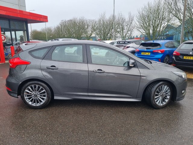 2018 FORD FOCUS - Photo 5