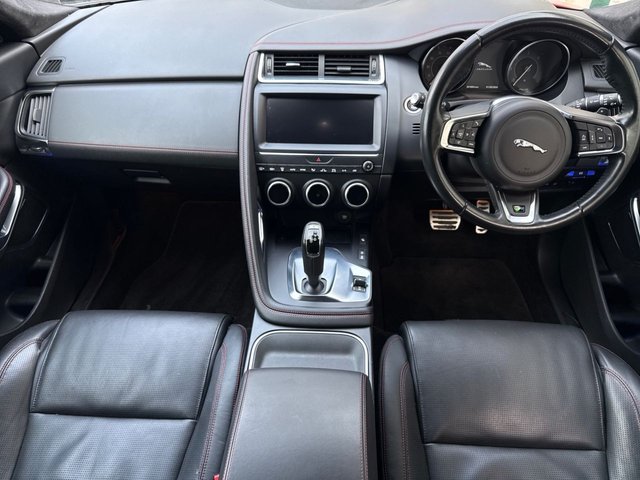 2018 JAGUAR E-PACE - Photo 9