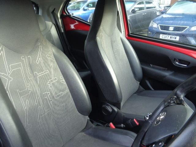 2016 TOYOTA AYGO 1.0 VVT-i x-pression Hatchback 5dr Petrol Manual Euro 6 (68 ps) - Photo 11