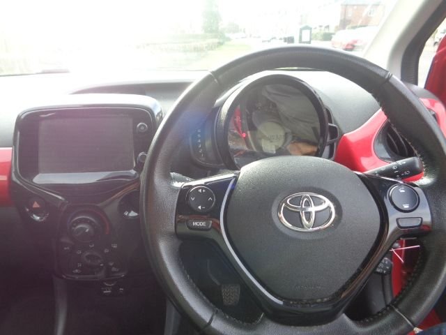 2016 TOYOTA AYGO 1.0 VVT-i x-pression Hatchback 5dr Petrol Manual Euro 6 (68 ps) - Photo 9