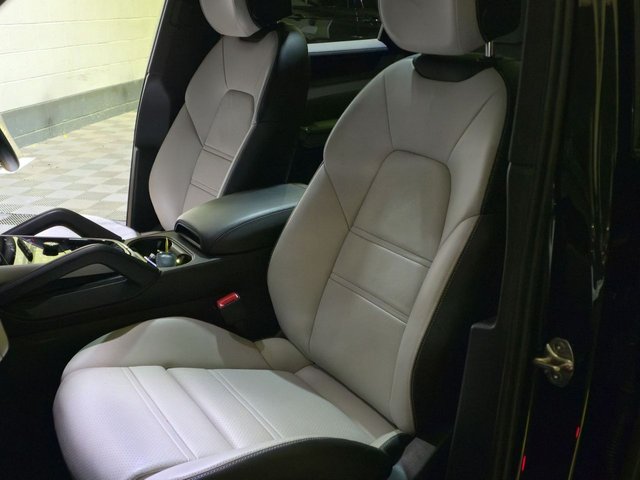 2024 PORSCHE CAYENNE - Photo 11