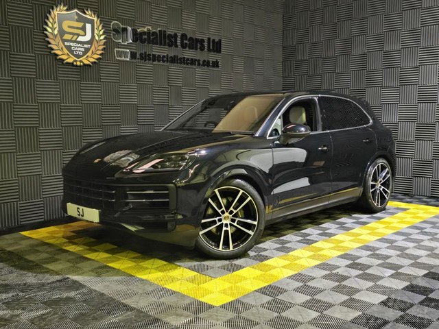 2024 PORSCHE CAYENNE - Photo 8