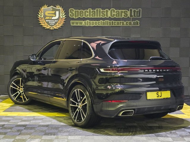 2024 PORSCHE CAYENNE - Photo 4