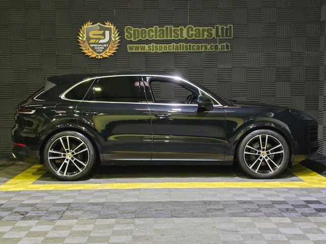 2024 PORSCHE CAYENNE - Photo 6