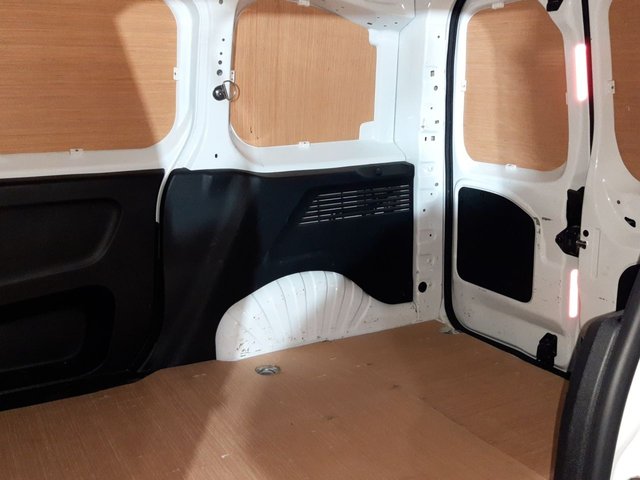 2021 Peugeot Partner 1.5L Grip Premium 5dr - Photo 7