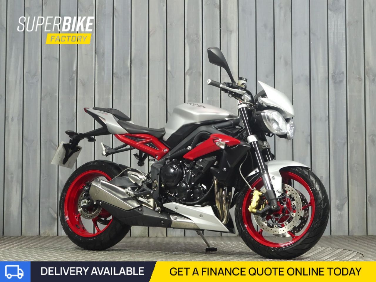 TRIUMPH STREET TRIPLE 675