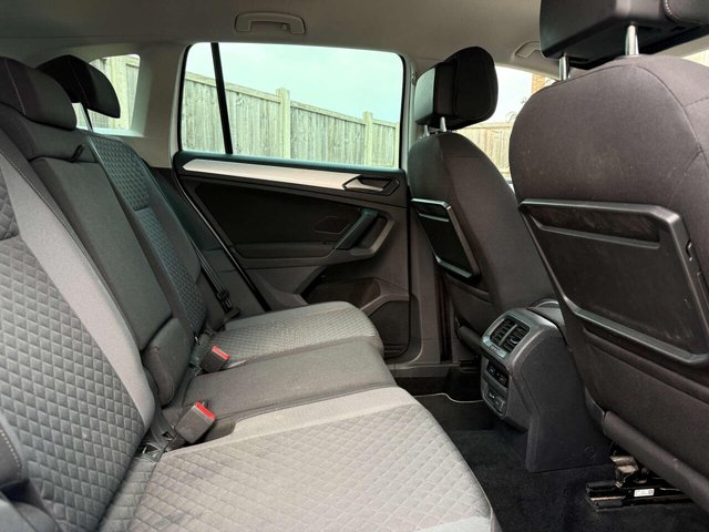 2018 Volkswagen Tiguan - Photo 10