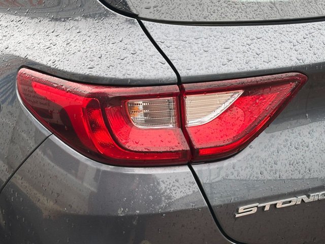 2019 KIA STONIC 1.4 2 SUV 5dr Petrol Manual Euro 6 (s/s) (98 bhp) - Photo 9