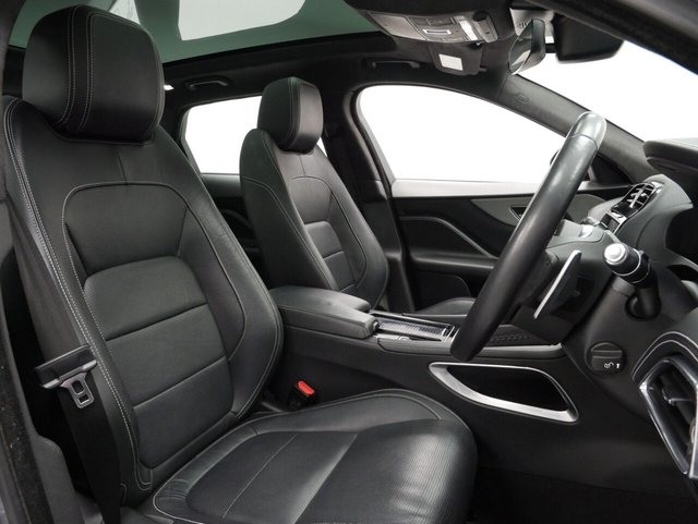 2020 JAGUAR F-PACE - Photo 4