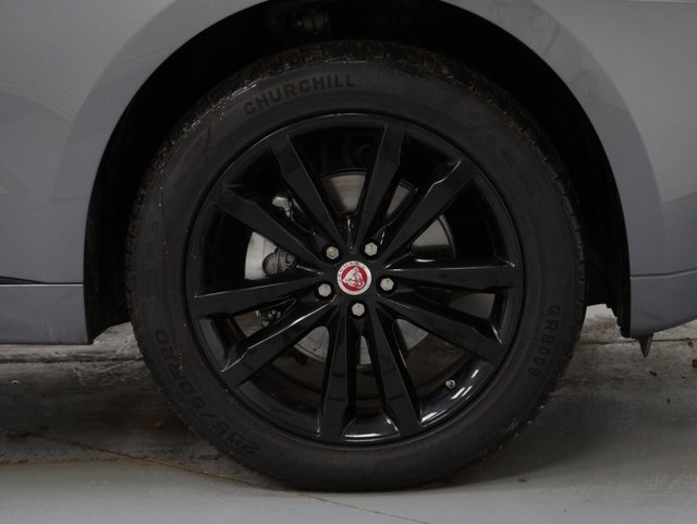 2020 JAGUAR F-PACE - Photo 10