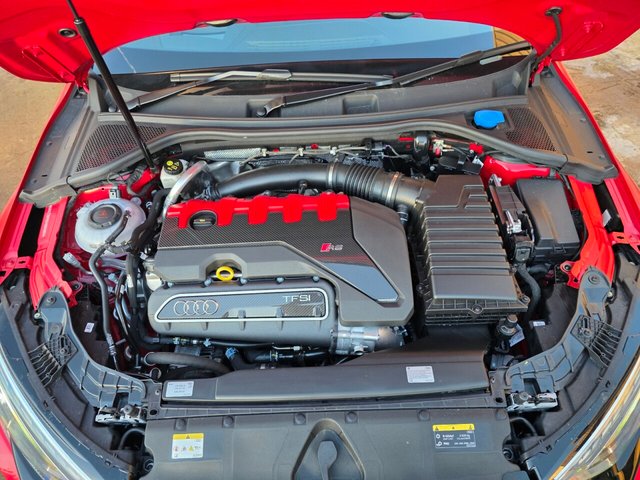 2025 AUDI RS3 - Photo 8