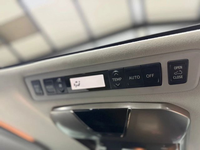 View our TOYOTA VELLFIRE
