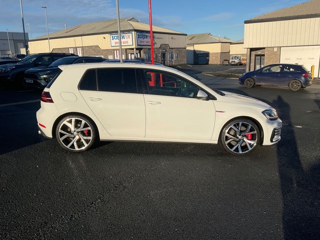 2018 VOLKSWAGEN GOLF - Photo 3