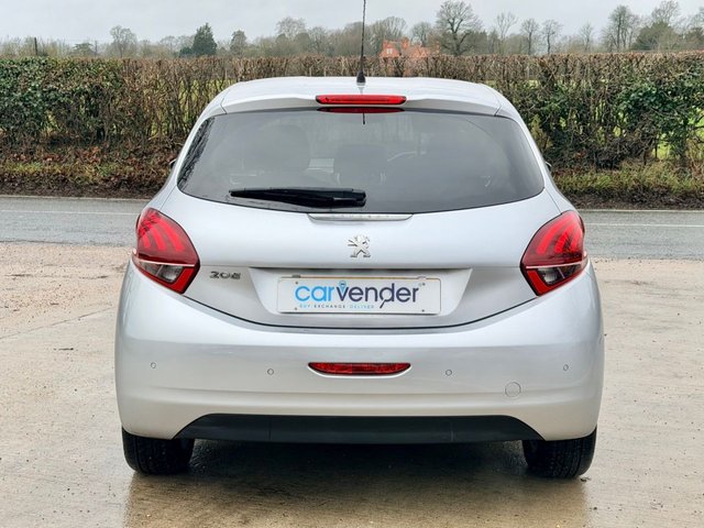 2018 Peugeot 208 1.2L Allure 5dr - Photo 11