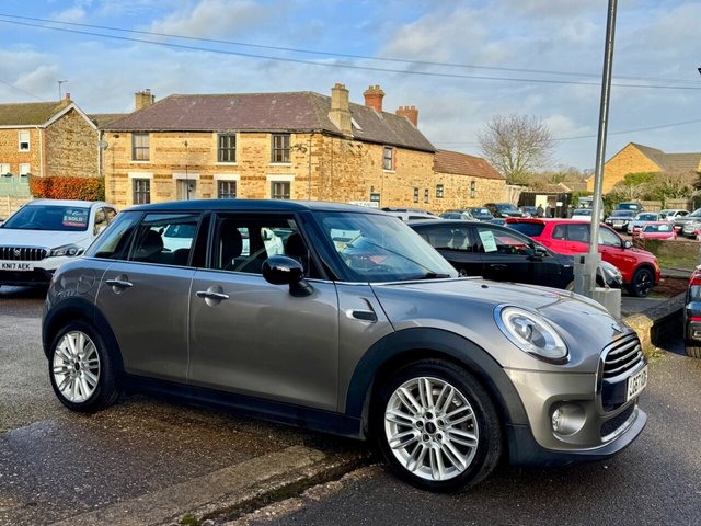 2017 MINI Hatch 1.5L Cooper 5dr - Photo 5