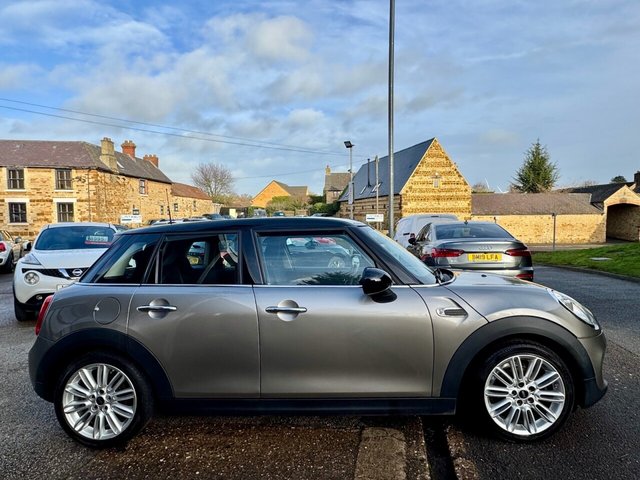 2017 MINI Hatch 1.5L Cooper 5dr - Photo 7