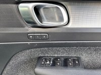 USED 2018 18 VOLVO XC40 2.0 T4 Momentum Pro SUV 5dr Petrol Auto AWD Euro 6 (s/s) (190 ps) Heated Seats, Leather Seats