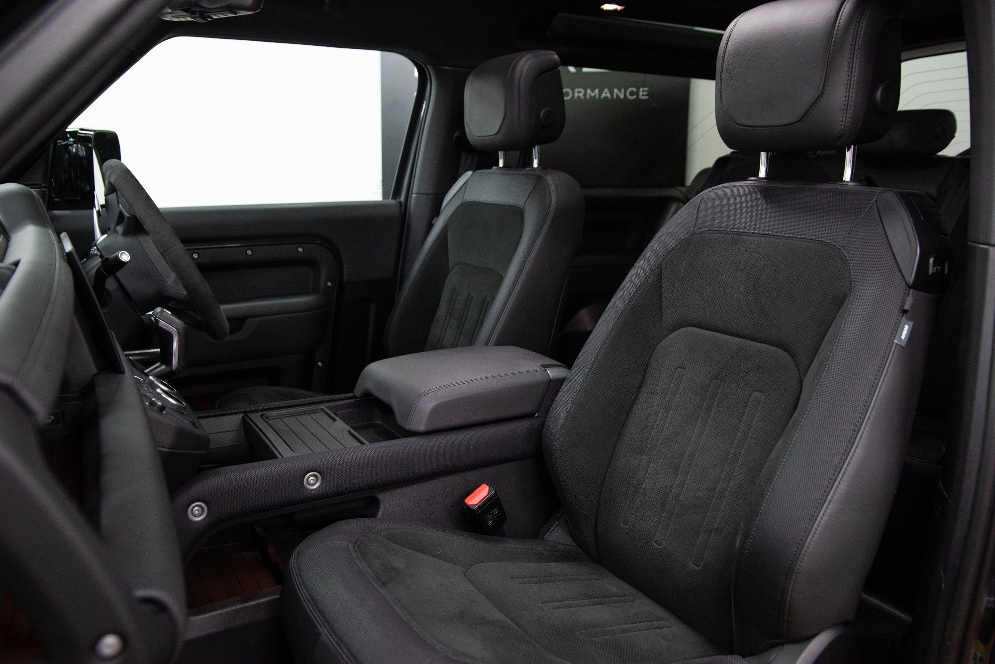 USED 2023 23 LAND ROVER DEFENDER 5.0 P525 V8 SUV  