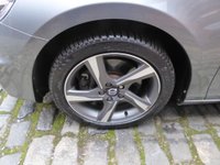 USED 2015 65 VOLVO V40 2.0 D4 R-Design Lux Nav Auto Euro 6 (s/s) 5dr (Drive Away Today)