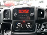 USED 2023 72 PEUGEOT BOXER 335 2.2 BLUEHDI 140 BHP L4 X-LONG LUTON + LIFT 1 OWNER | AIR CON | JC PAYNE | TAIL-LIFT