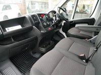 USED 2023 72 PEUGEOT BOXER 335 2.2 BLUEHDI 140 BHP L4 X-LONG LUTON + LIFT 1 OWNER | AIR CON | JC PAYNE | TAIL-LIFT