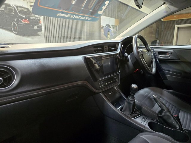 2016 TOYOTA AURIS 1.6 D-4D Business Edition Euro 6 (s/s) 5dr - Photo 9