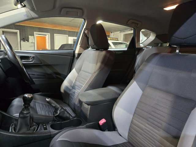 2016 TOYOTA AURIS 1.6 D-4D Business Edition Euro 6 (s/s) 5dr - Photo 10