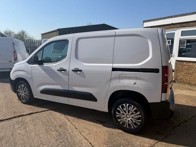 2024 PEUGEOT PARTNER - Photo 7
